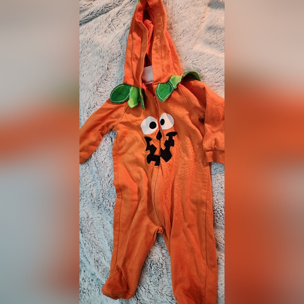 FINAL CLEARANCE Miniwear Halloween Pumpkin Bodysuit,  Size 0-3 months, Zippered